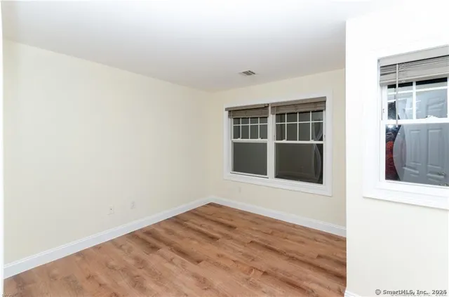 $2,000 | 527 West Thames Street, Unit 27, Norwich, CT 06360