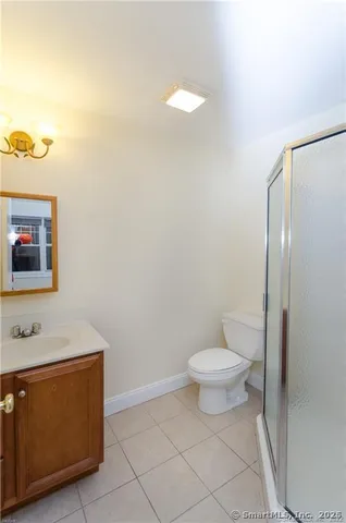 $2,000 | 527 West Thames Street, Unit 27, Norwich, CT 06360