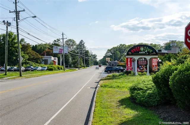 $2,000 | 527 West Thames Street, Unit 27, Norwich, CT 06360