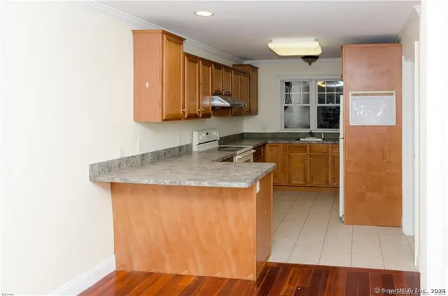 $2,000 | 527 West Thames Street, Unit 27, Norwich, CT 06360