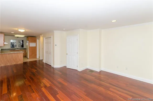 $2,000 | 527 West Thames Street, Unit 27, Norwich, CT 06360