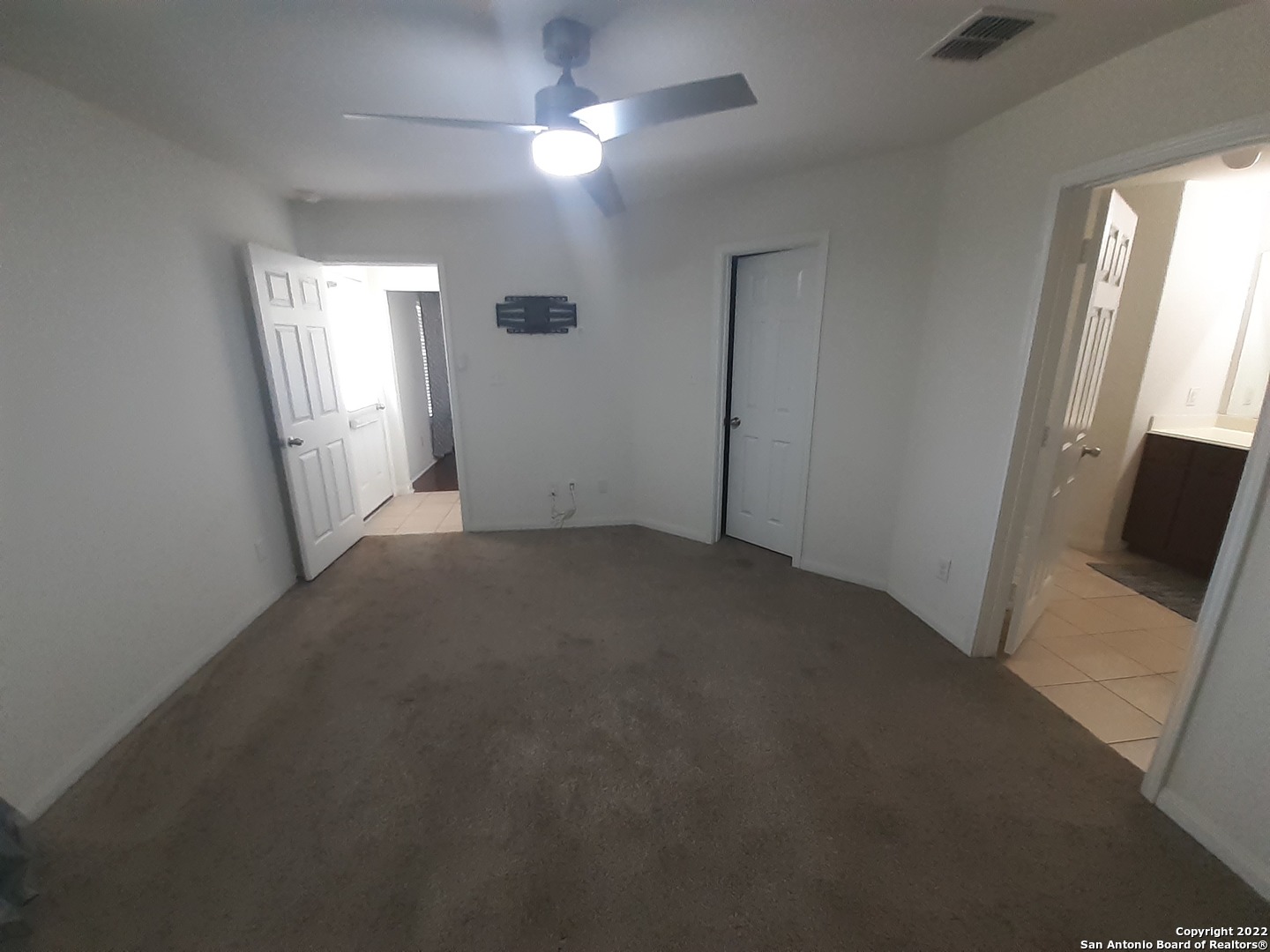 6843 Luckey Path San Antonio, TX 78252 - Photo 7 of 20