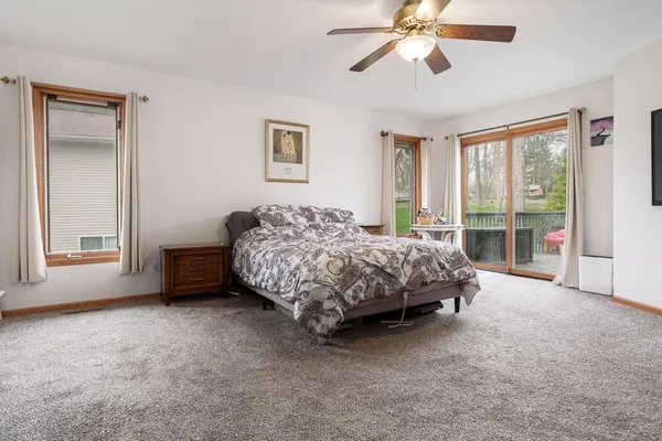 $425,900 | 2085 Lake Summerset Road, Davis, IL 61019