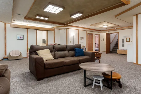 $425,900 | 2085 Lake Summerset Road, Davis, IL 61019