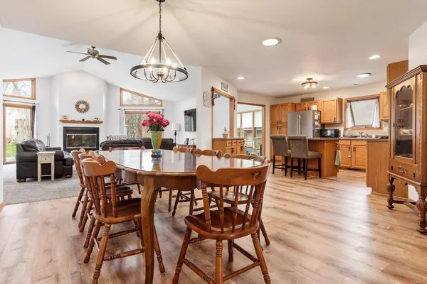 $425,900 | 2085 Lake Summerset Road, Davis, IL 61019