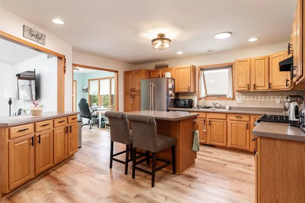 $425,900 | 2085 Lake Summerset Road, Davis, IL 61019