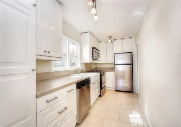 $4,200 | 445 Bent Street, Laguna Beach, CA 92651