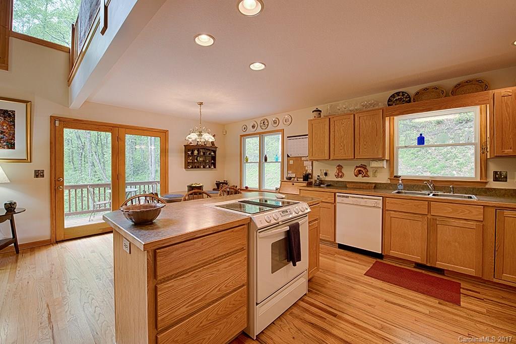 605 Nottingham Road Maggie Valley, NC 28751 - Photo 9 of 24