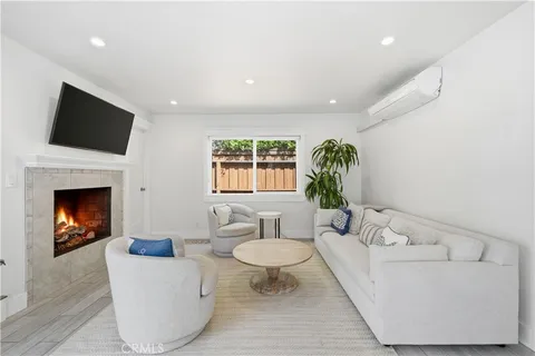 $1,450,000 | 130 Cordova Walk, Long Beach, CA 90803