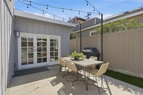 $1,450,000 | 130 Cordova Walk, Long Beach, CA 90803