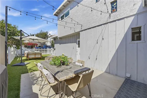 $1,450,000 | 130 Cordova Walk, Long Beach, CA 90803