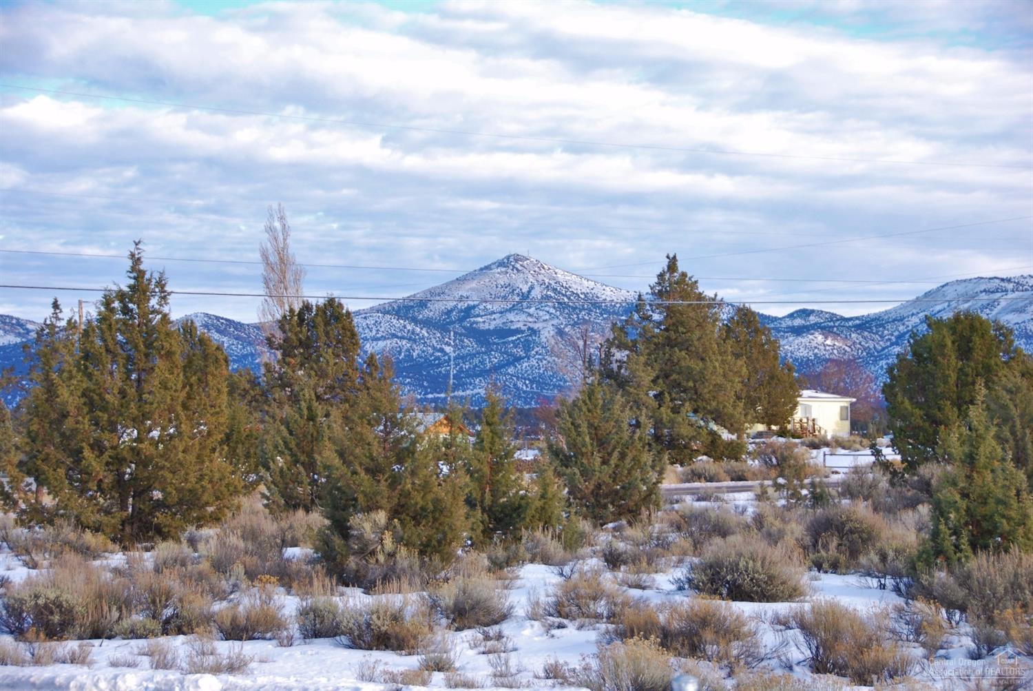 5655 Southwest Rim Road Terrebonne, OR 97760 - Photo 5 of 20 Then there's the view to the East. Grey