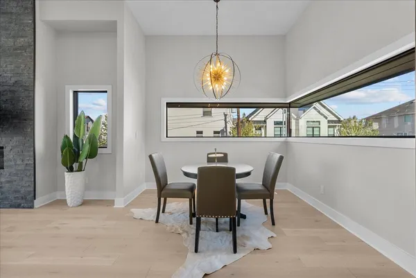 $1,599,400 | 516 Reinerman Street, Houston, TX 77007