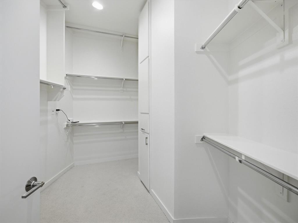 2802 Lee Street Dallas, TX 75206 - Photo 24 of 40 a view of an empty walk in closet