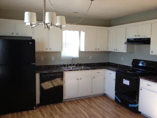 923 State Line Road Oak Grove, KY 42262 - Photo 3 of 8 Gallery Image 3