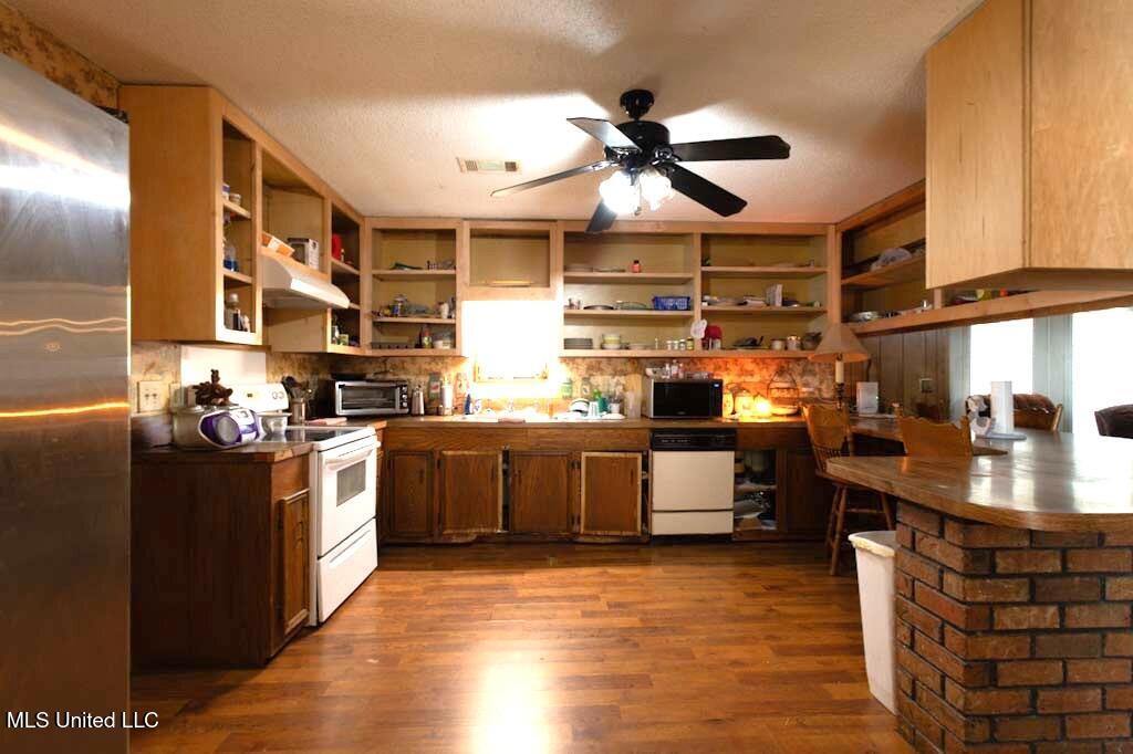 13111 Madia Hurd Road Moss Point, MS 39562 - Photo 11 of 31 IMG_5785