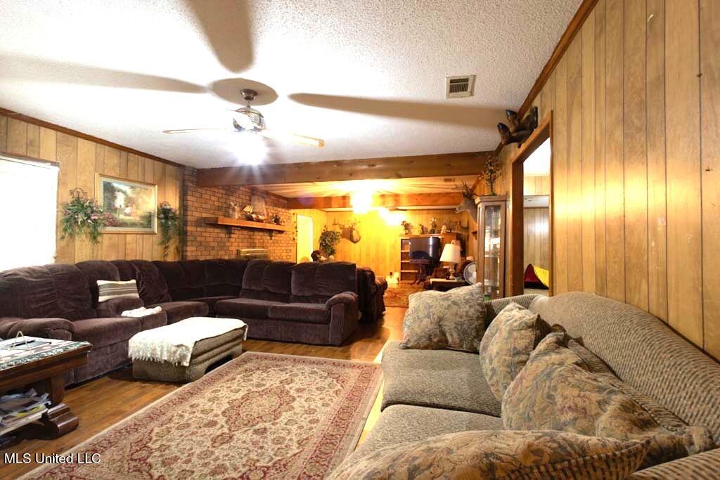 13111 Madia Hurd Road Moss Point, MS 39562 - Photo 8 of 31 IMG_5797