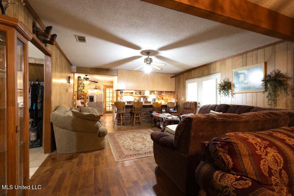 13111 Madia Hurd Road Moss Point, MS 39562 - Photo 9 of 31 IMG_5795