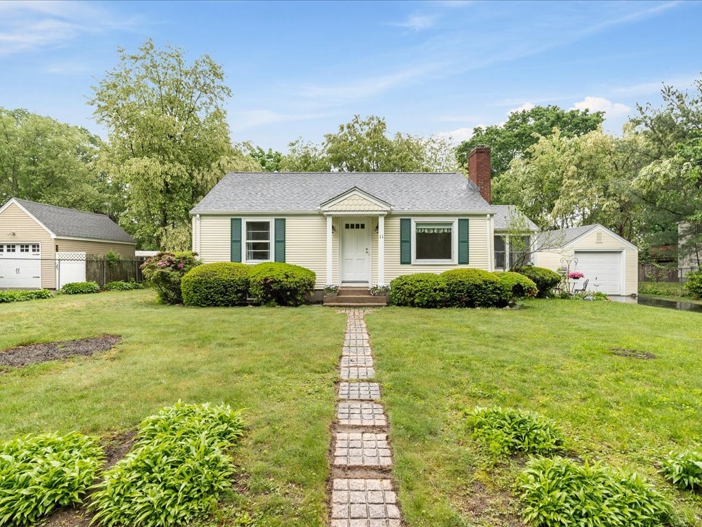 11 Overfield Road East Greenwich, RI 02818 - Photo 1 of 18 Gallery Image 1