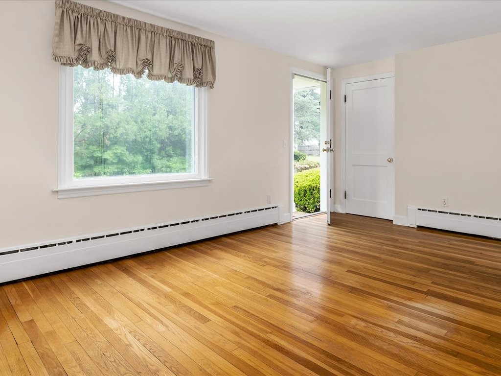 11 Overfield Road East Greenwich, RI 02818 - Photo 5 of 18 Gallery Image 5