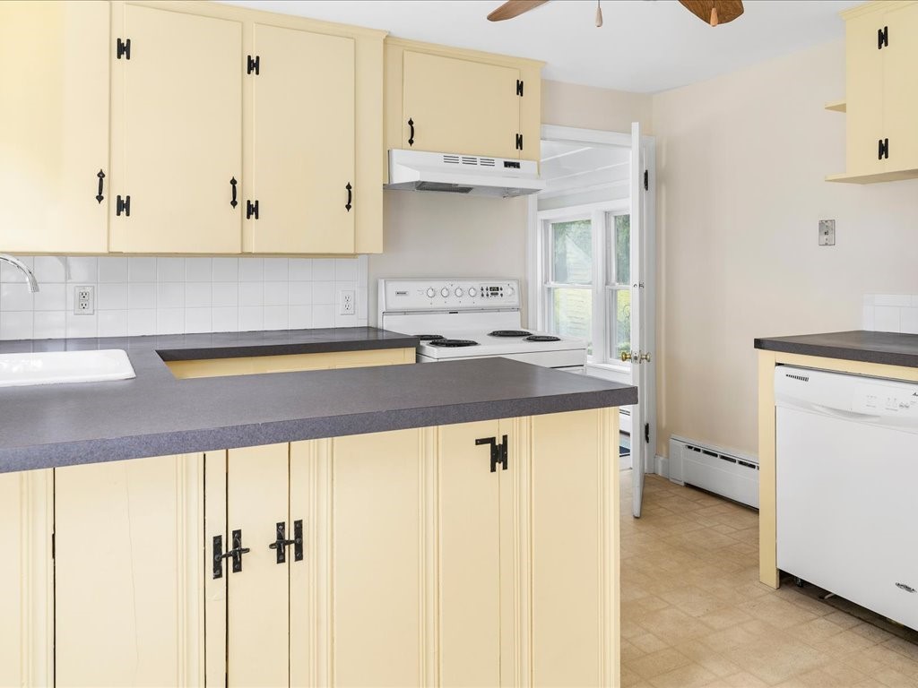 11 Overfield Road East Greenwich, RI 02818 - Photo 9 of 18 Gallery Image 9
