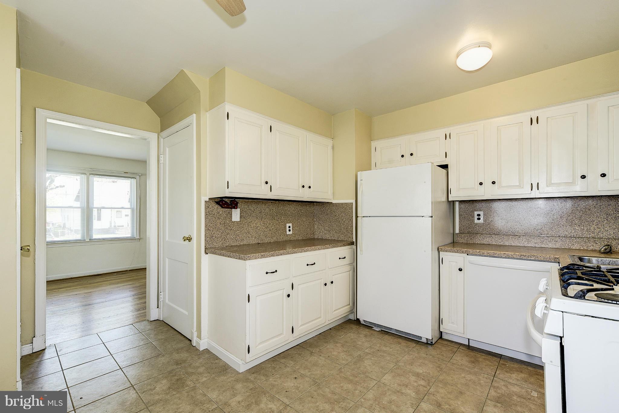 9818 Braddock Road Silver Spring, MD 20903 - Photo 3 of 24 Kitchen