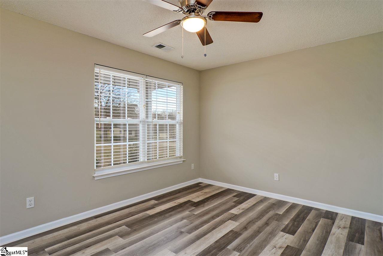 512 Garrett Street Fountain Inn, SC 29644 - Photo 4 of 25 Gallery Image 4
