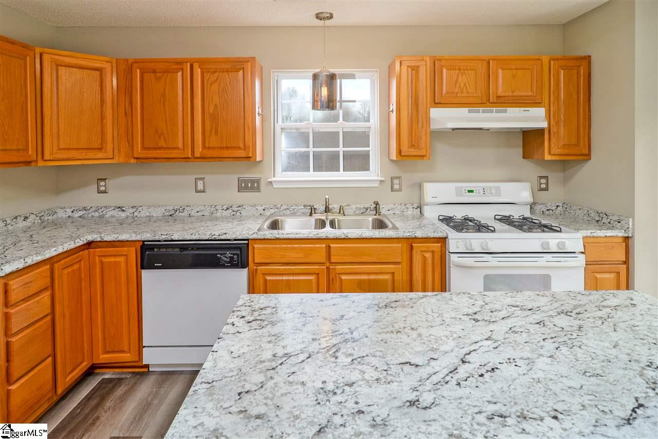 512 Garrett Street Fountain Inn, SC 29644 - Photo 8 of 25 Gallery Image 8