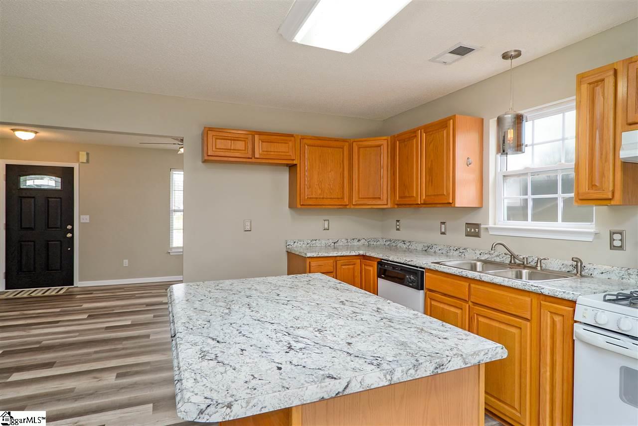 512 Garrett Street Fountain Inn, SC 29644 - Photo 10 of 25 Gallery Image 10