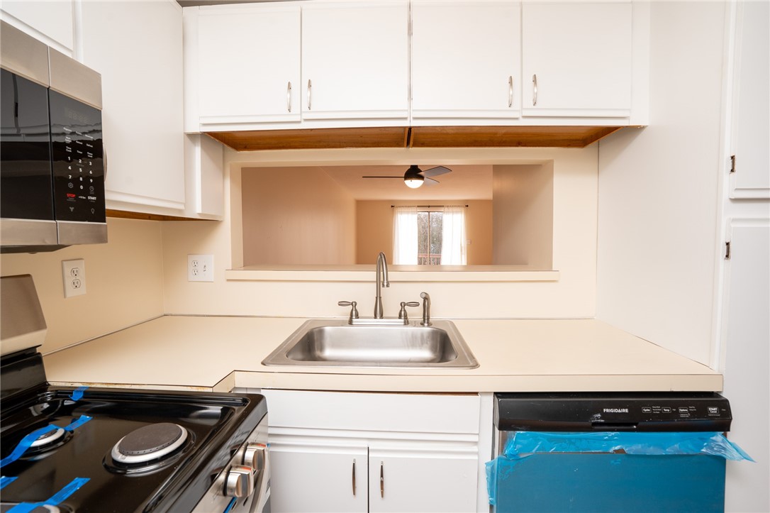 25 Sharon Street, Unit 2 Cranston, RI 02910 - Photo 4 of 25