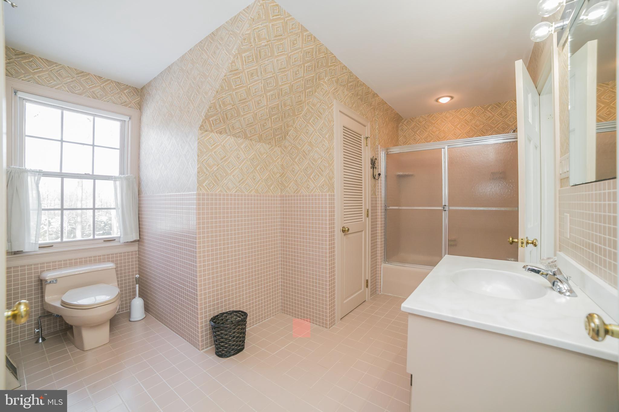8080 Goshen Road Malvern, PA 19355 - Photo 25 of 51 2nd Bathroom