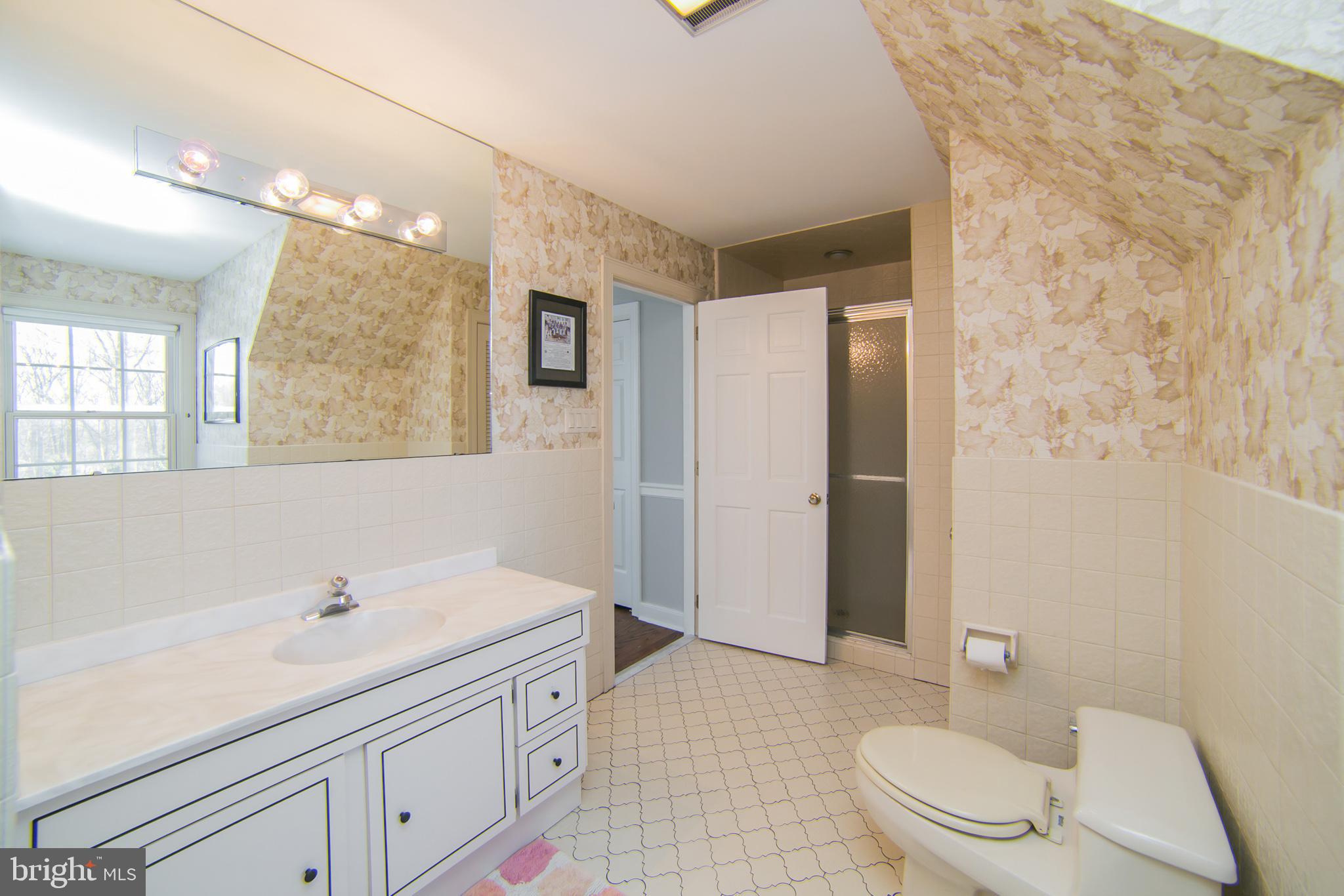 8080 Goshen Road Malvern, PA 19355 - Photo 28 of 51 3rd Bathroom