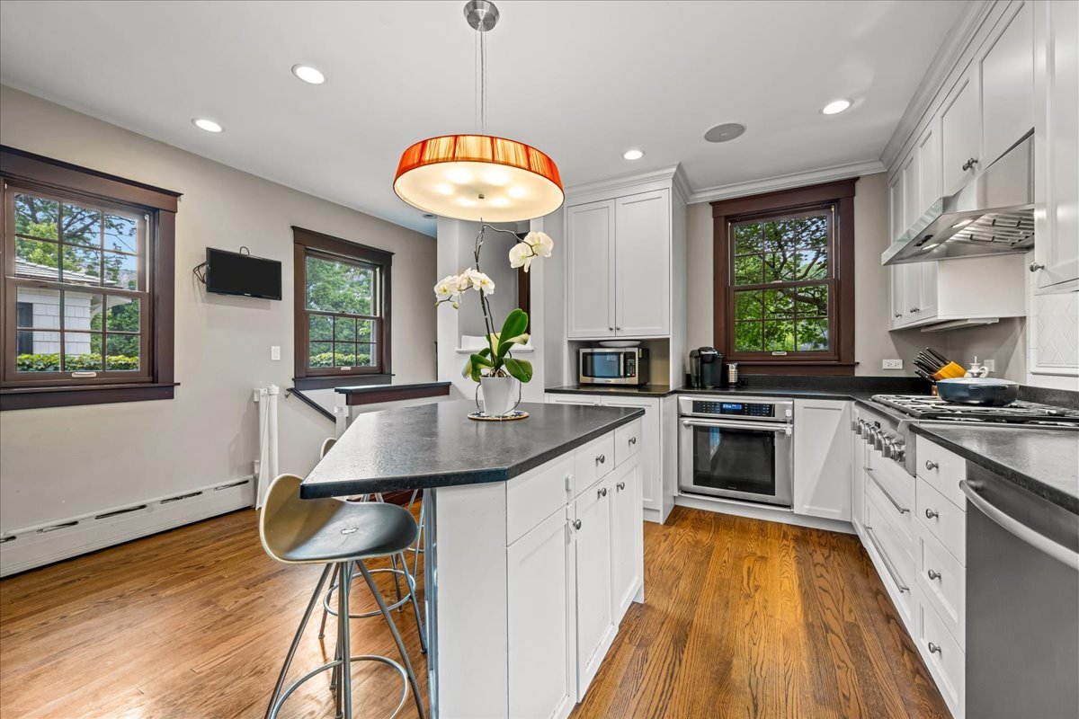 411 East Illinois Road Lake Forest, IL 60045 - Photo 16 of 37 Gallery Image 16