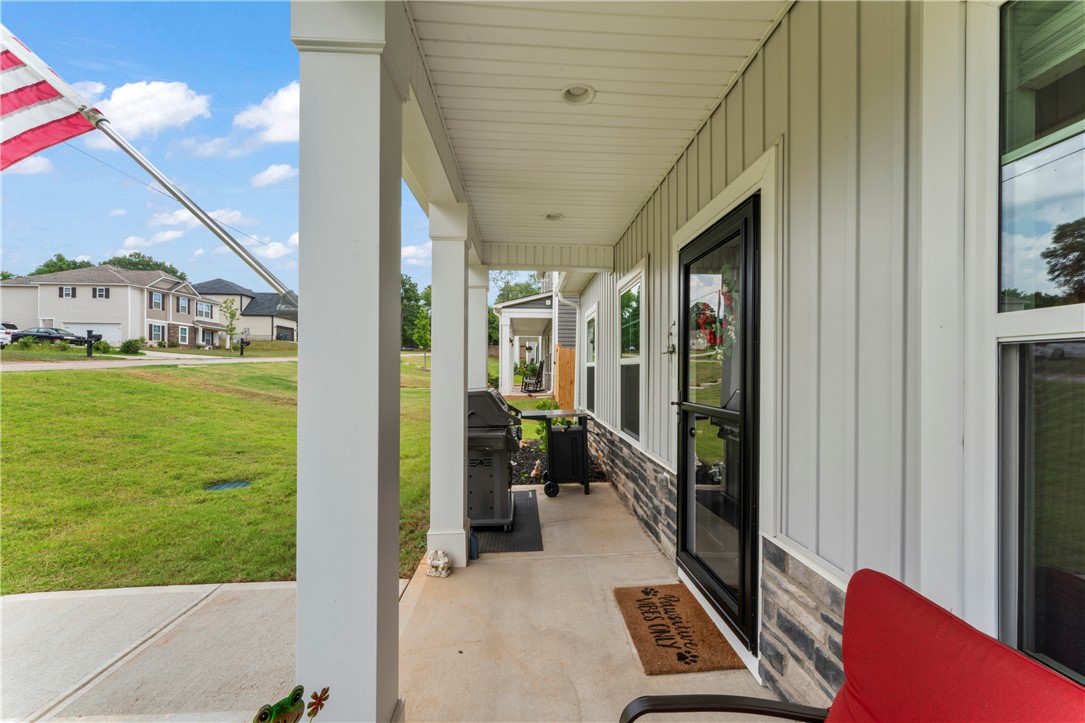 1044 Fairfield Drive Seneca, SC 29678 - Photo 11 of 46