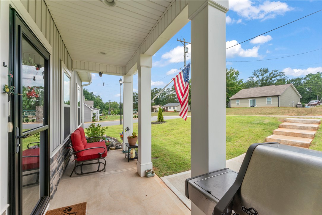 1044 Fairfield Drive Seneca, SC 29678 - Photo 10 of 46 Inviting front porch.