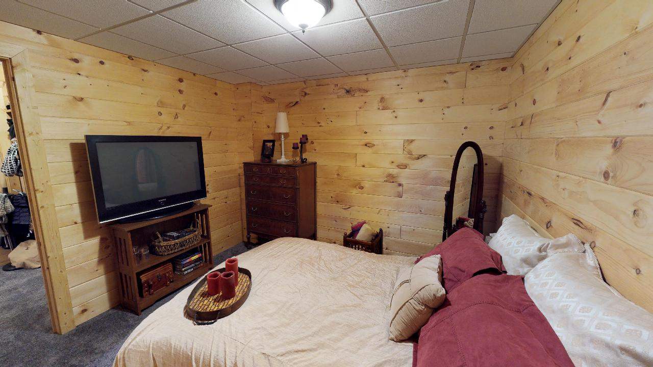 1847 Round Lake Road Interlochen, MI 49643 - Photo 28 of 35 1846323-27.JPG