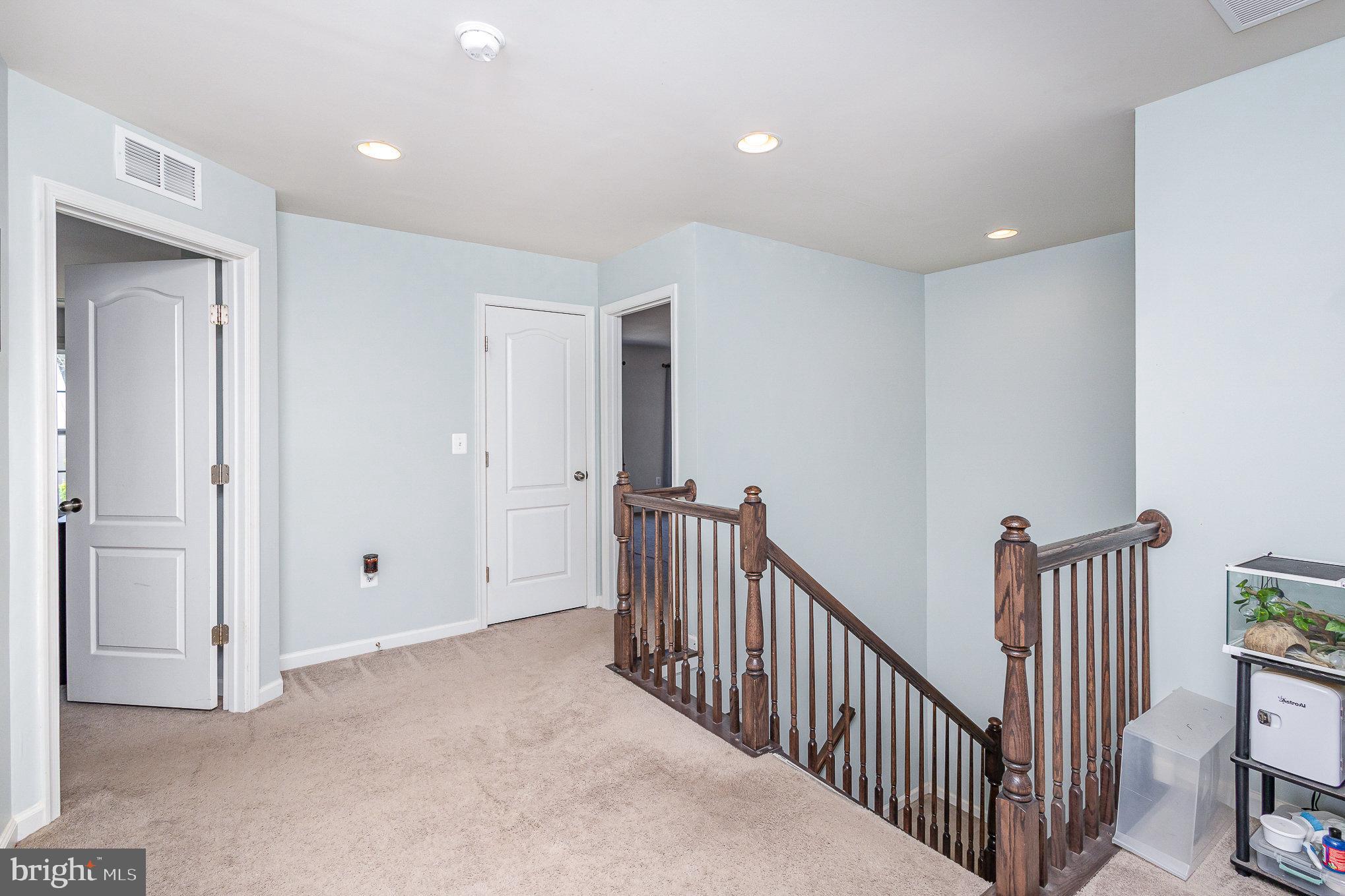 1040 Aspen Road Stafford, VA 22554 - Photo 27 of 51 a view of a hallway with entryway