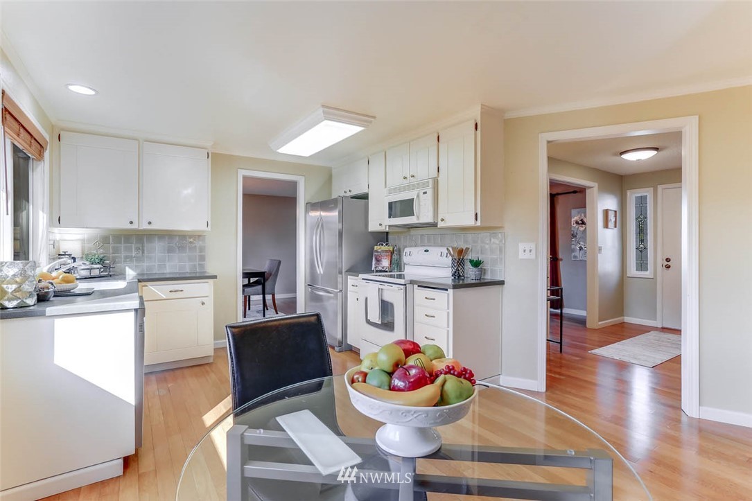 16103 Southeast 179th Street Renton, WA 98058 - Photo 12 of 24 Gallery Image 12