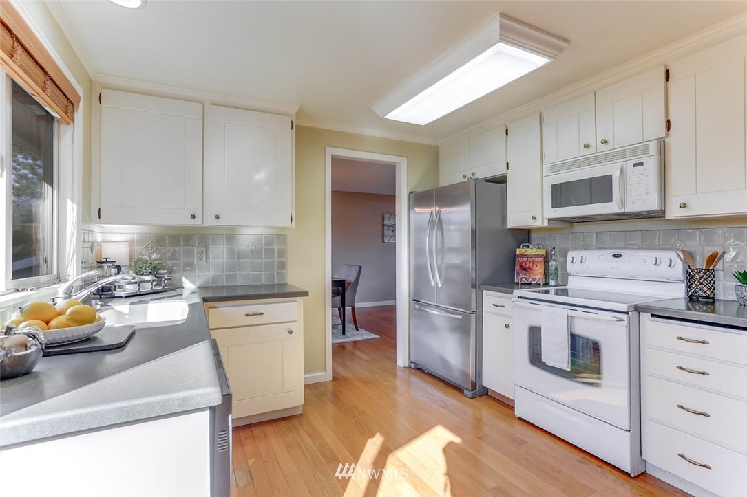 16103 Southeast 179th Street Renton, WA 98058 - Photo 10 of 24 Gallery Image 10