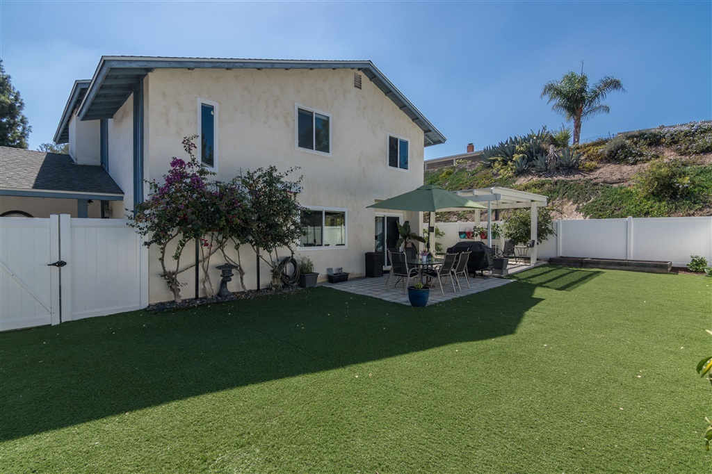 2230 Ledgeview Lane Spring Valley, CA 91977 - Photo 22 of 25 Huge yard with an added 1199 sf of space