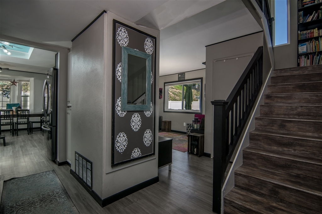 2230 Ledgeview Lane Spring Valley, CA 91977 - Photo 5 of 25 Beautiful new floors and lots of light