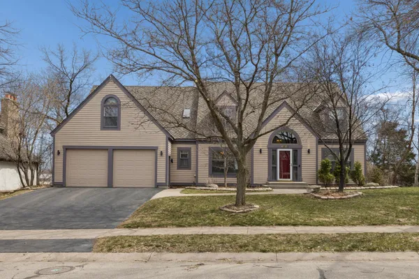$830,000 | 6565 Cherokee Trail West, Eden Prairie, MN 55344