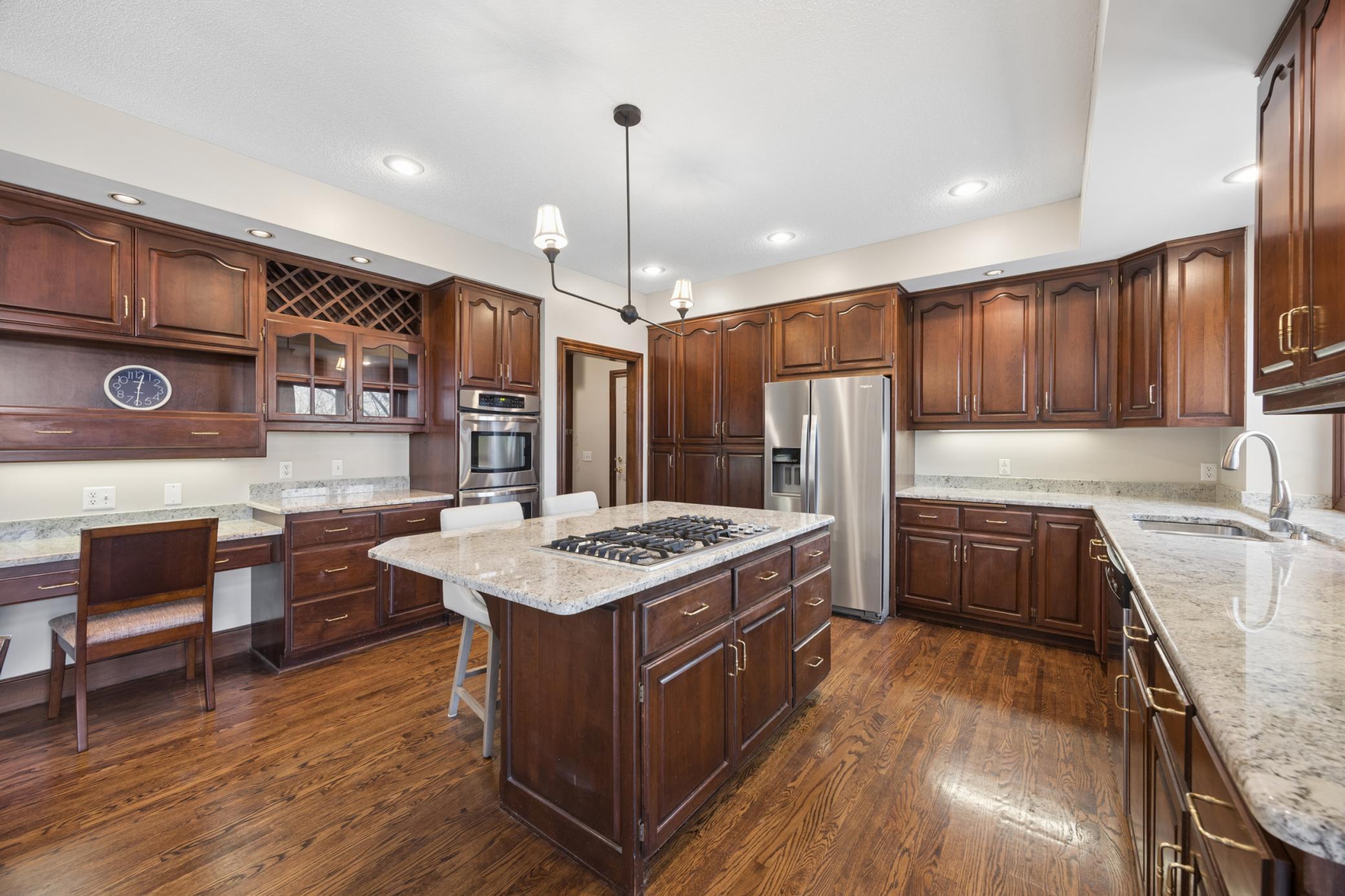 6565 Cherokee Trail West Eden Prairie, MN 55344 - Photo 3 of 33