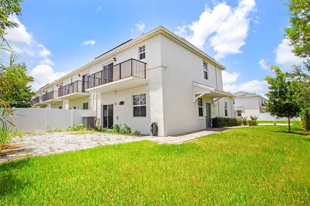$3,300 | 846 Southeast 19th Street, Homestead, FL 33034