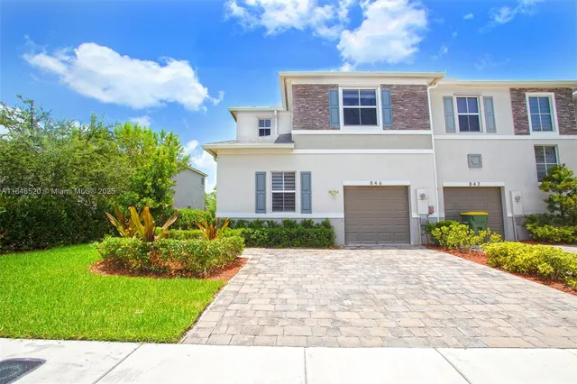 $3,300 | 846 Southeast 19th Street, Homestead, FL 33034