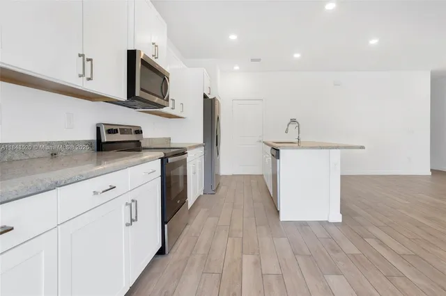 $3,300 | 846 Southeast 19th Street, Homestead, FL 33034