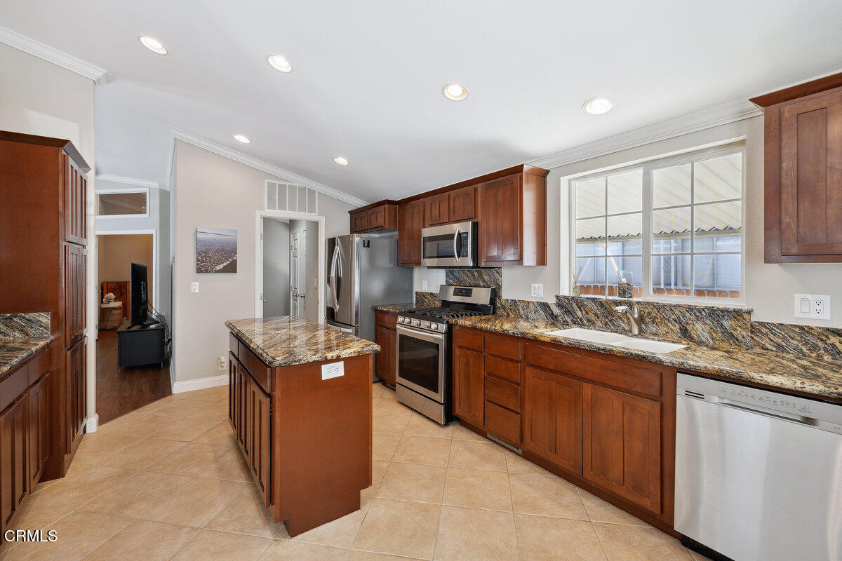 6180 Via Real, Unit 65 Carpinteria, CA 93013 - Photo 10 of 35 015_cjp_1056_926