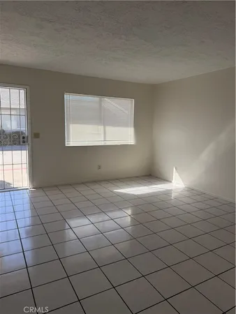 $1,750 | 16230 Sequoia Street, Hesperia, CA 82345