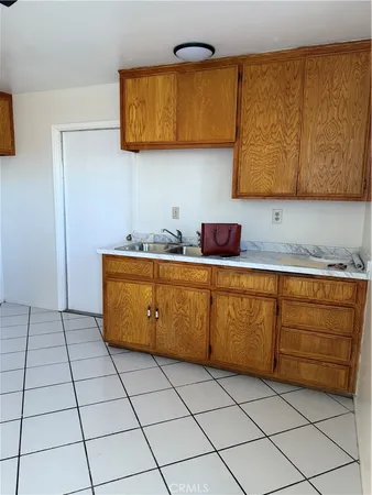 $1,750 | 16230 Sequoia Street, Hesperia, CA 82345