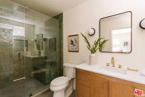 $1,350,000 | 22060 Independencia Street, Woodland Hills, CA 91364